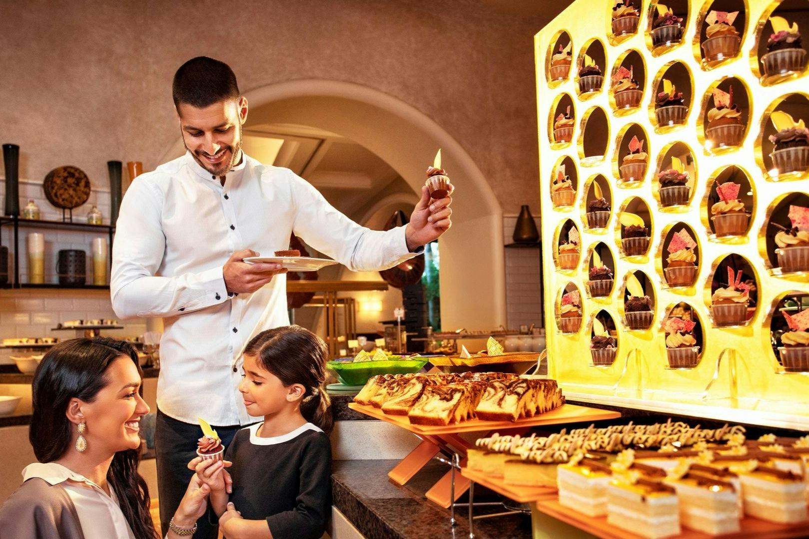 棕榈岛亚特兰蒂斯的红花自助晚餐（包括软饮）。