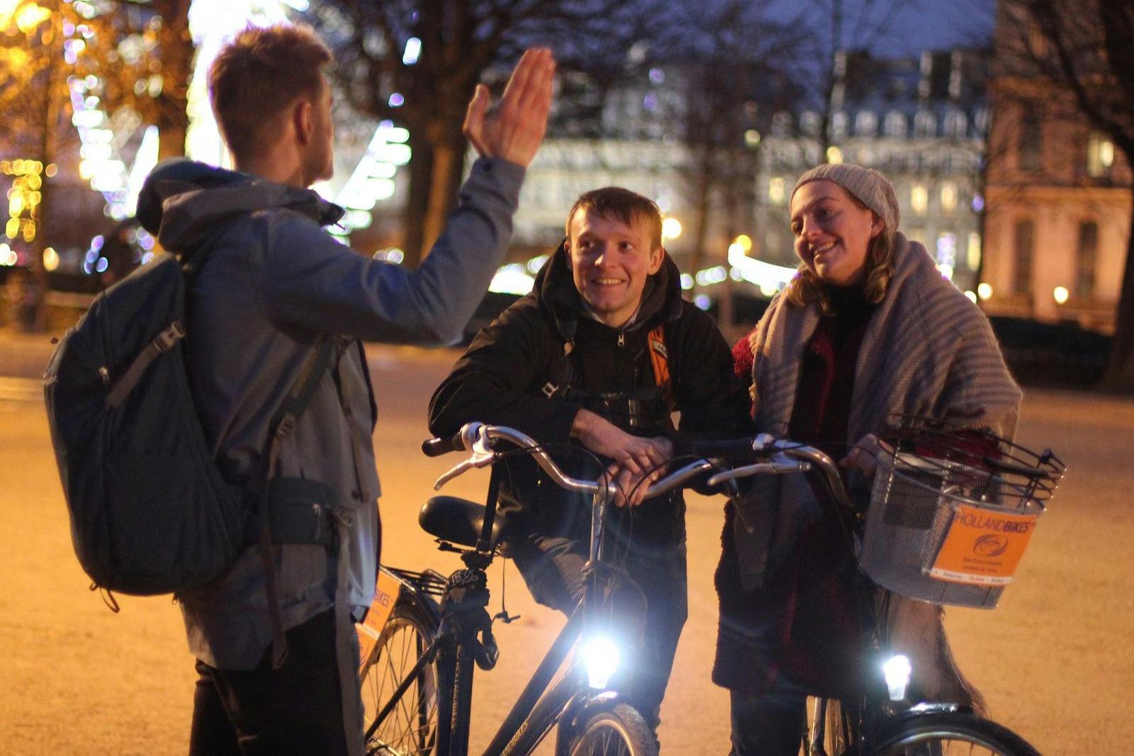 Our guide is sharing beautiful anecdotes about the French capital.