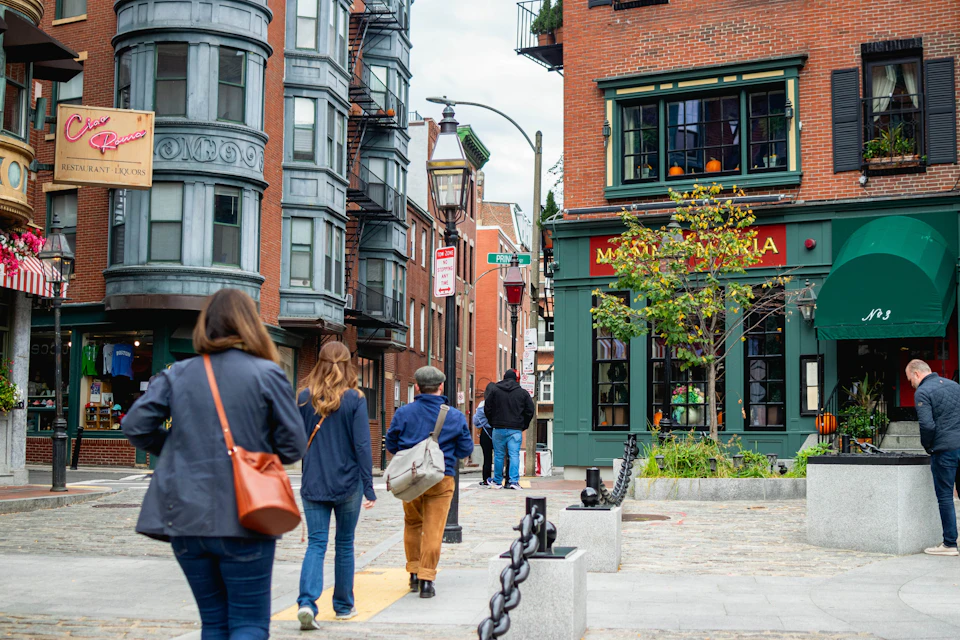 Stroll into Boston's North End while seeing every Freedom Trail landmark in Downtown Boston (2.5 House – 2.0 miles)
