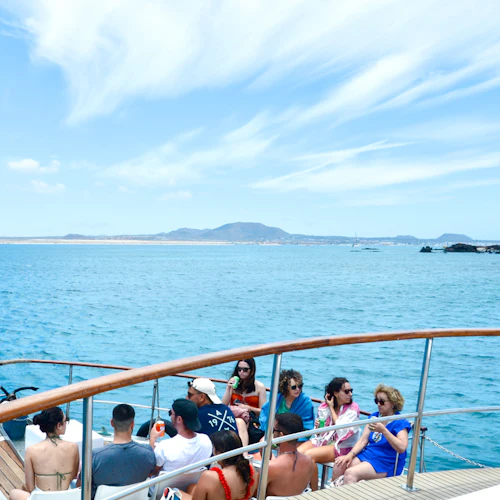 Lobos Island: Catamaran Cruise + Lunch & Drinks