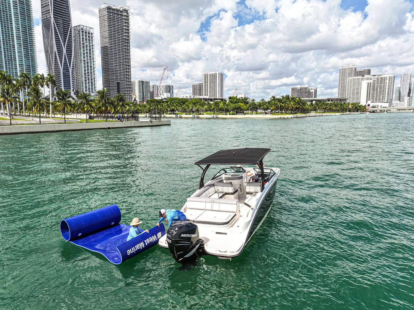 Miami: Private Boat Rental with Captain