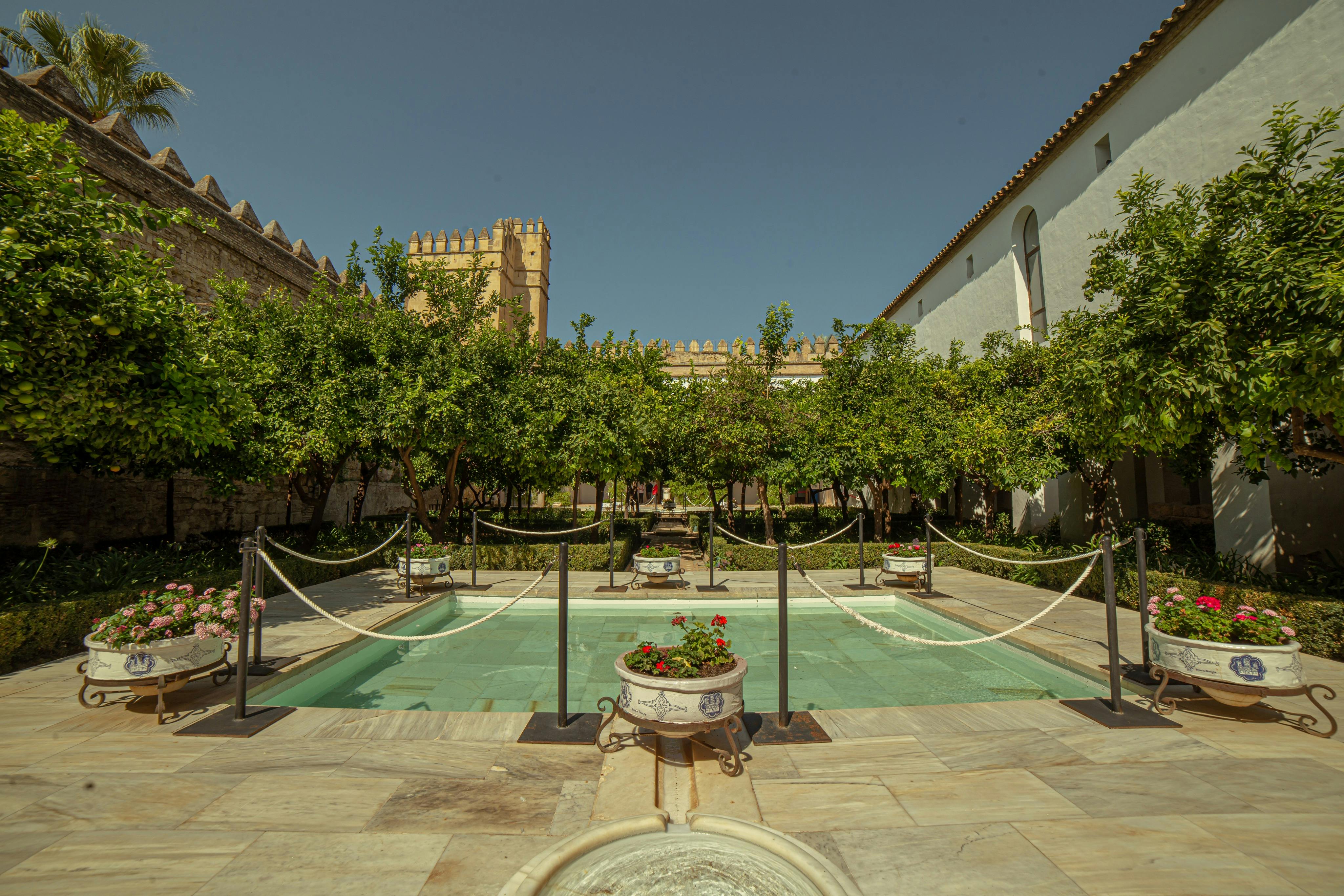 Cortile dell'Alcázar dei Monarchi Cristiani