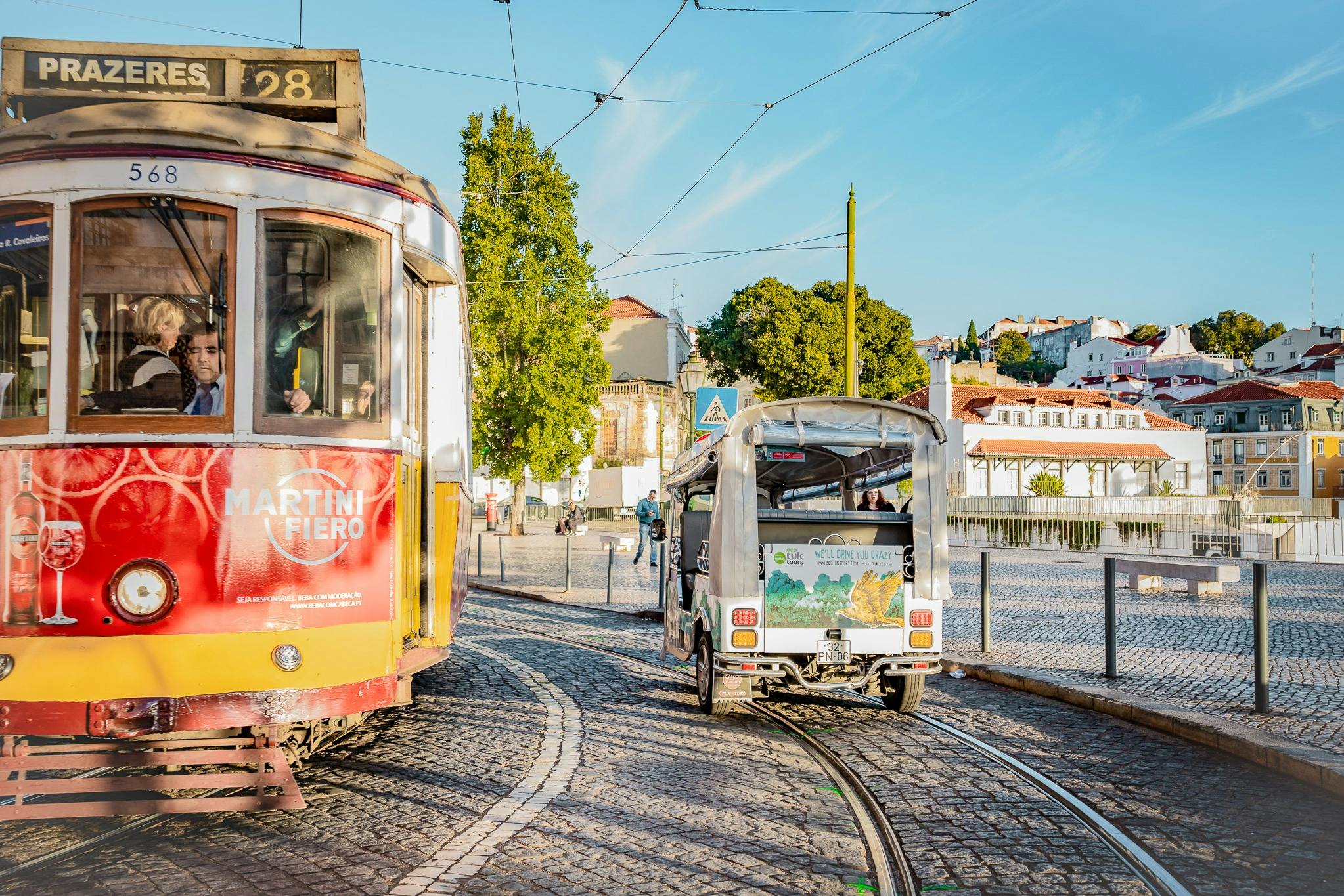 Private Tuk tuk tour following the Tram 28 route