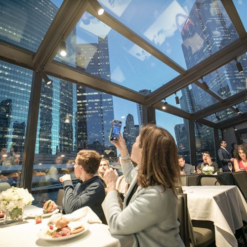 Chicago: Premier Dinner Cruise on the Chicago River