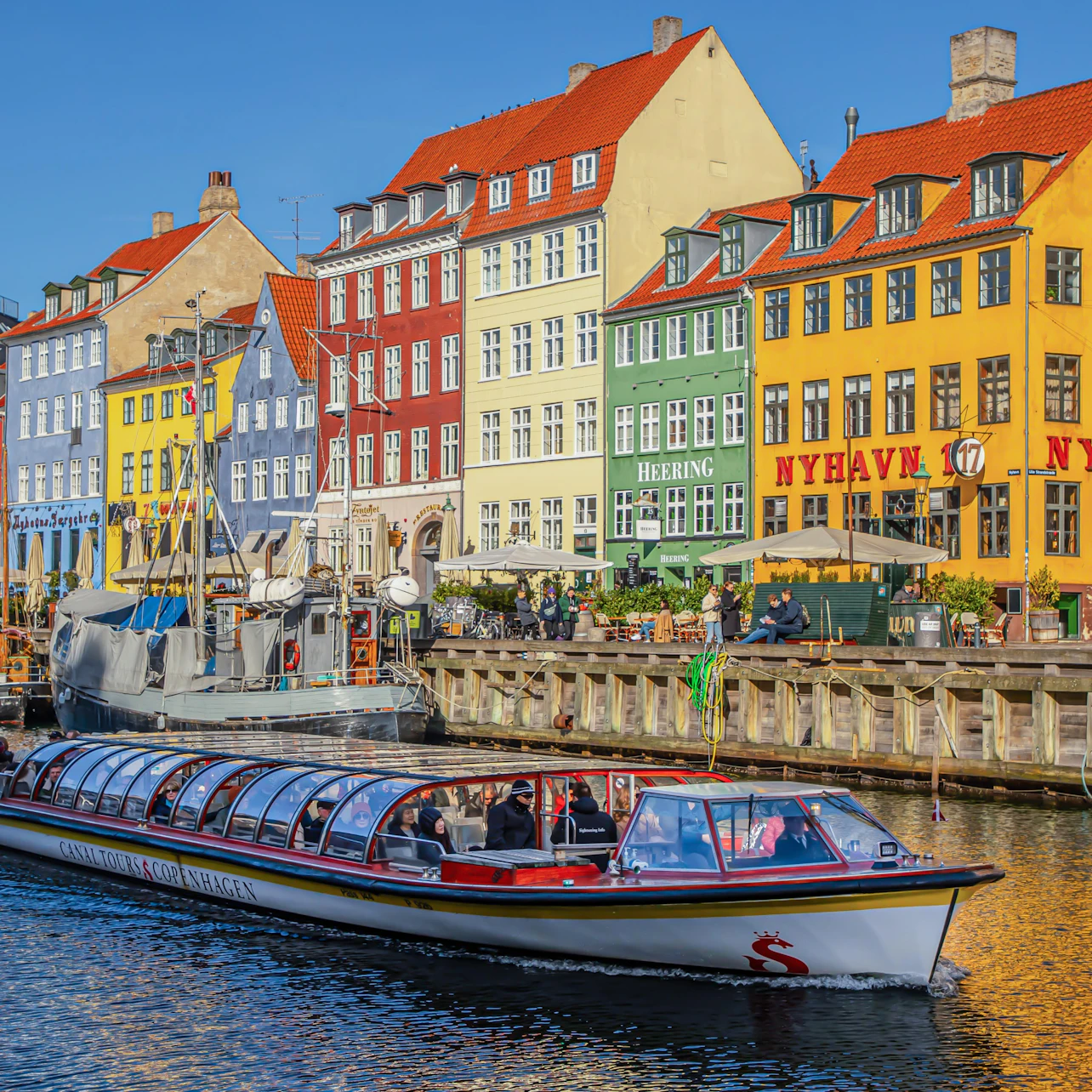 Copenhagen: 48-Hr Hop-on Hop-off Bus & Audio Guide + 1-Hr Canal Tour