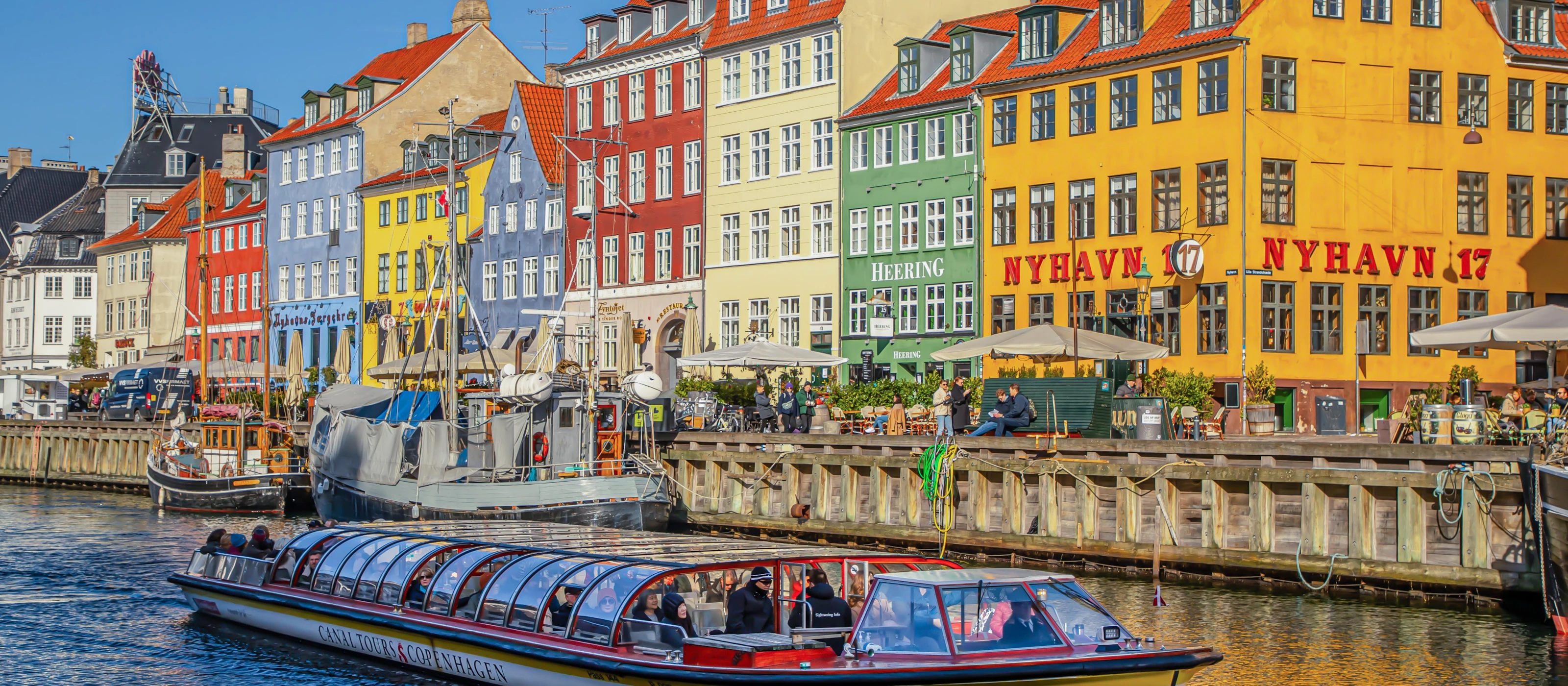 Kopenhagen: 48-Stunden Hop-on Hop-off Bus & Audio Guide + 1-Stunden Kanal Tour