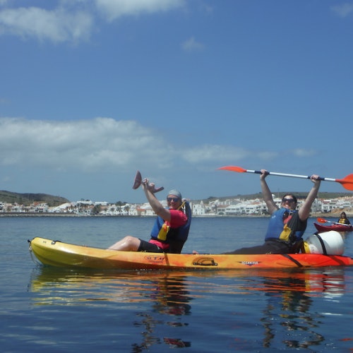 Alquiler de kayak en la bahía de Fornells