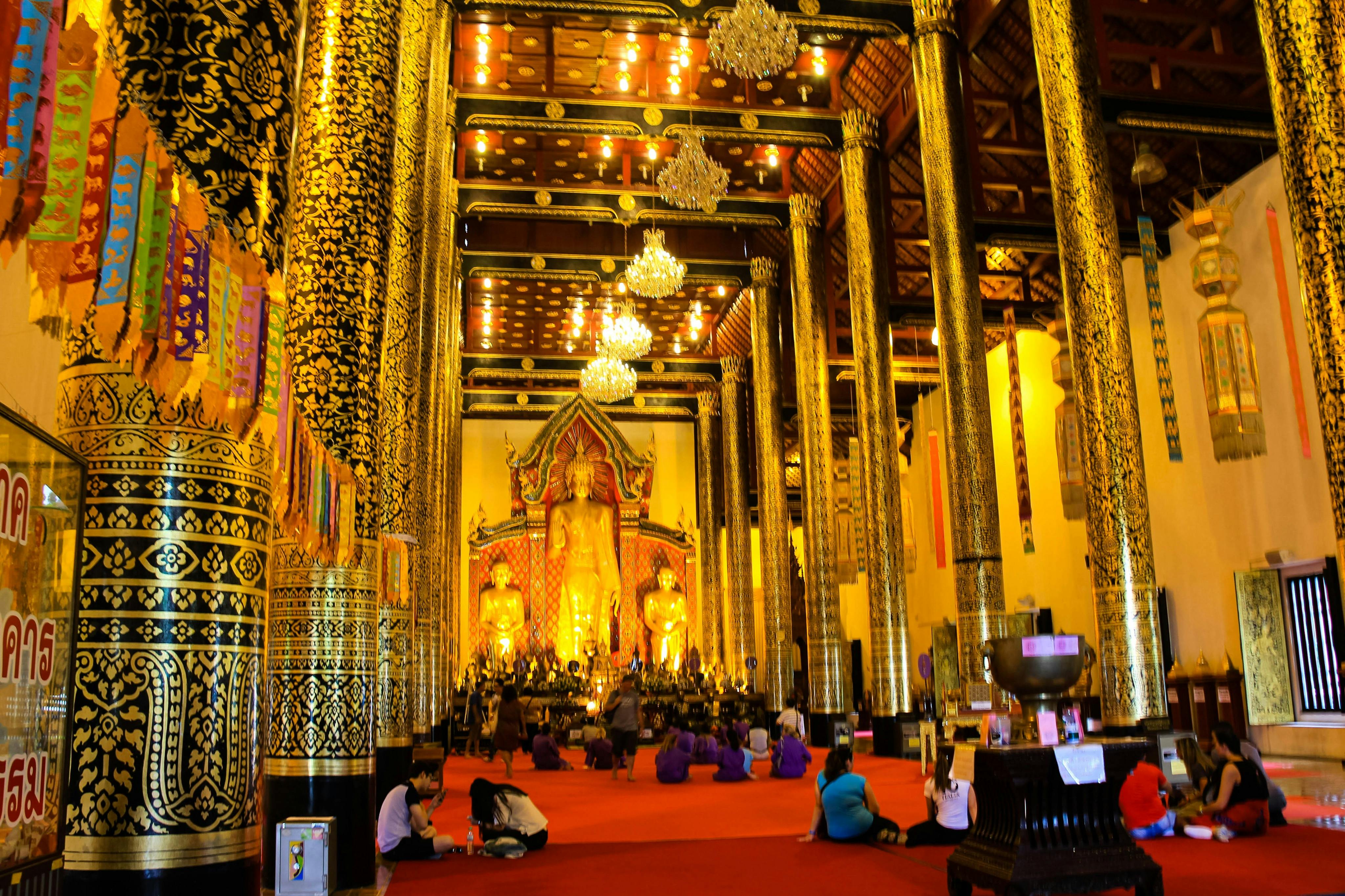 Wat Chedi Luang Inside