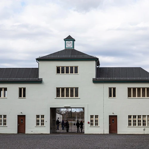 Sachsenhausen & Potsdam: Guided Tour from Berlin - Photo 2
