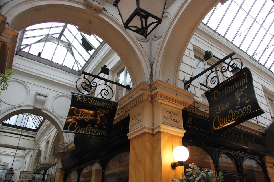Passage of panoramas