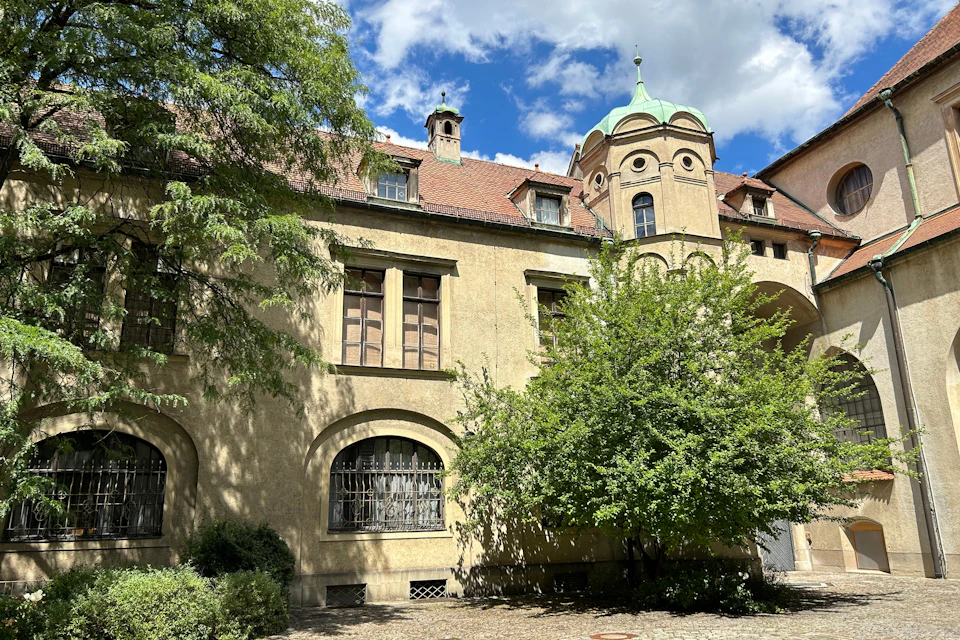 Cannon Court