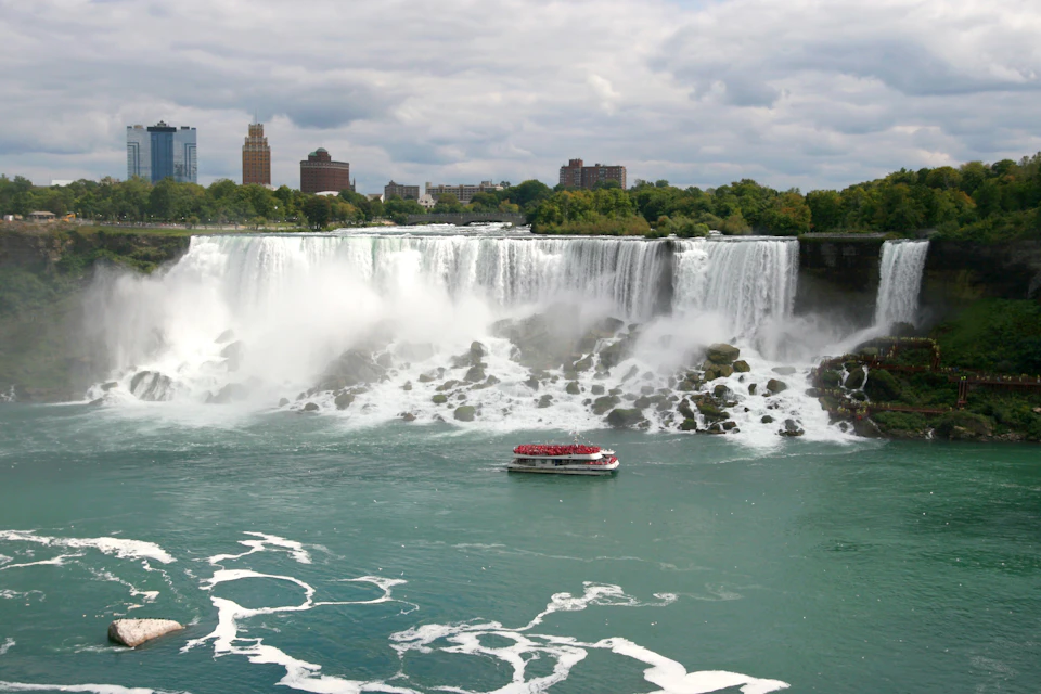 Niagara Falls boat ride
