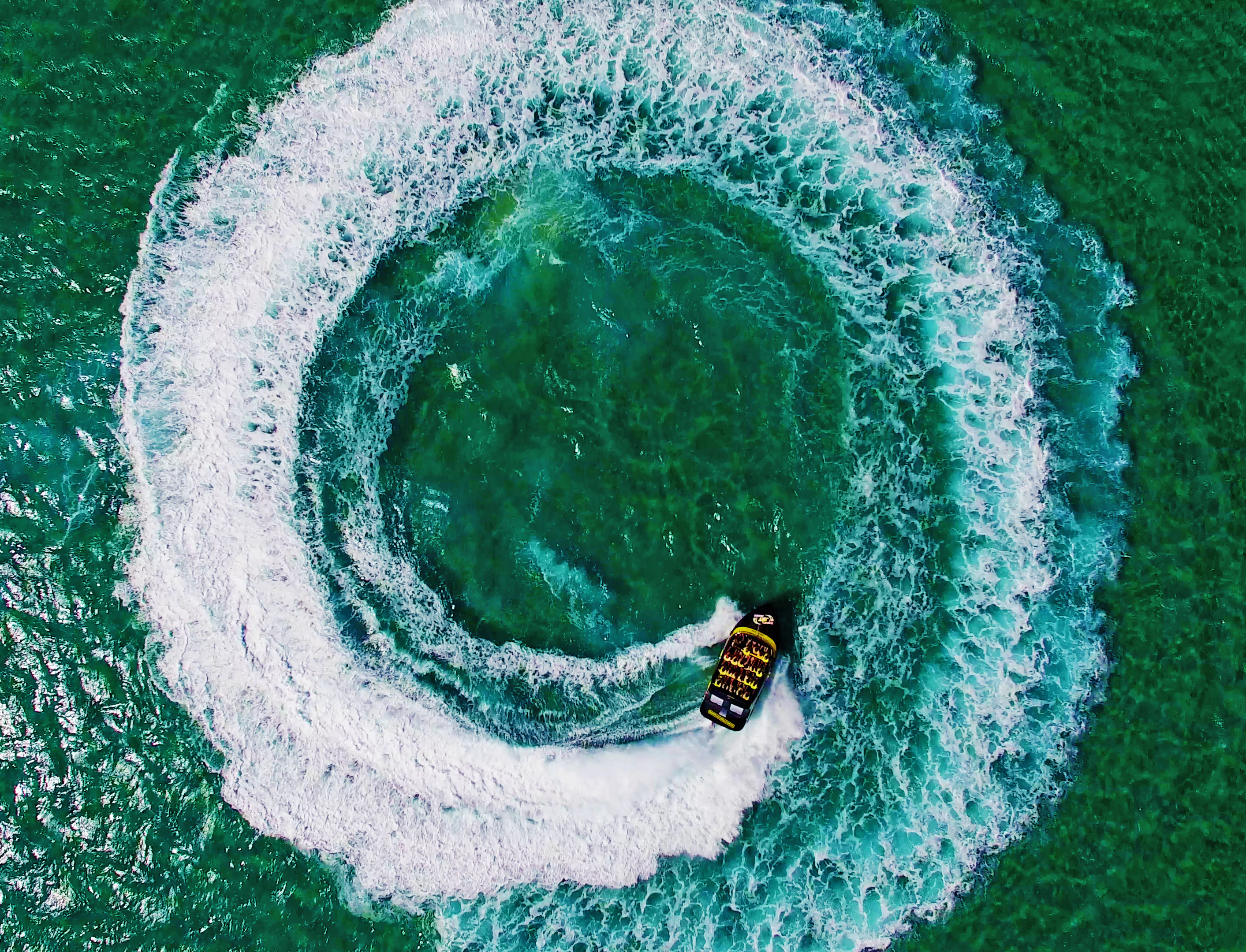 Paradise Jet Boating: 50-Minute Broadwater Adventure Ride