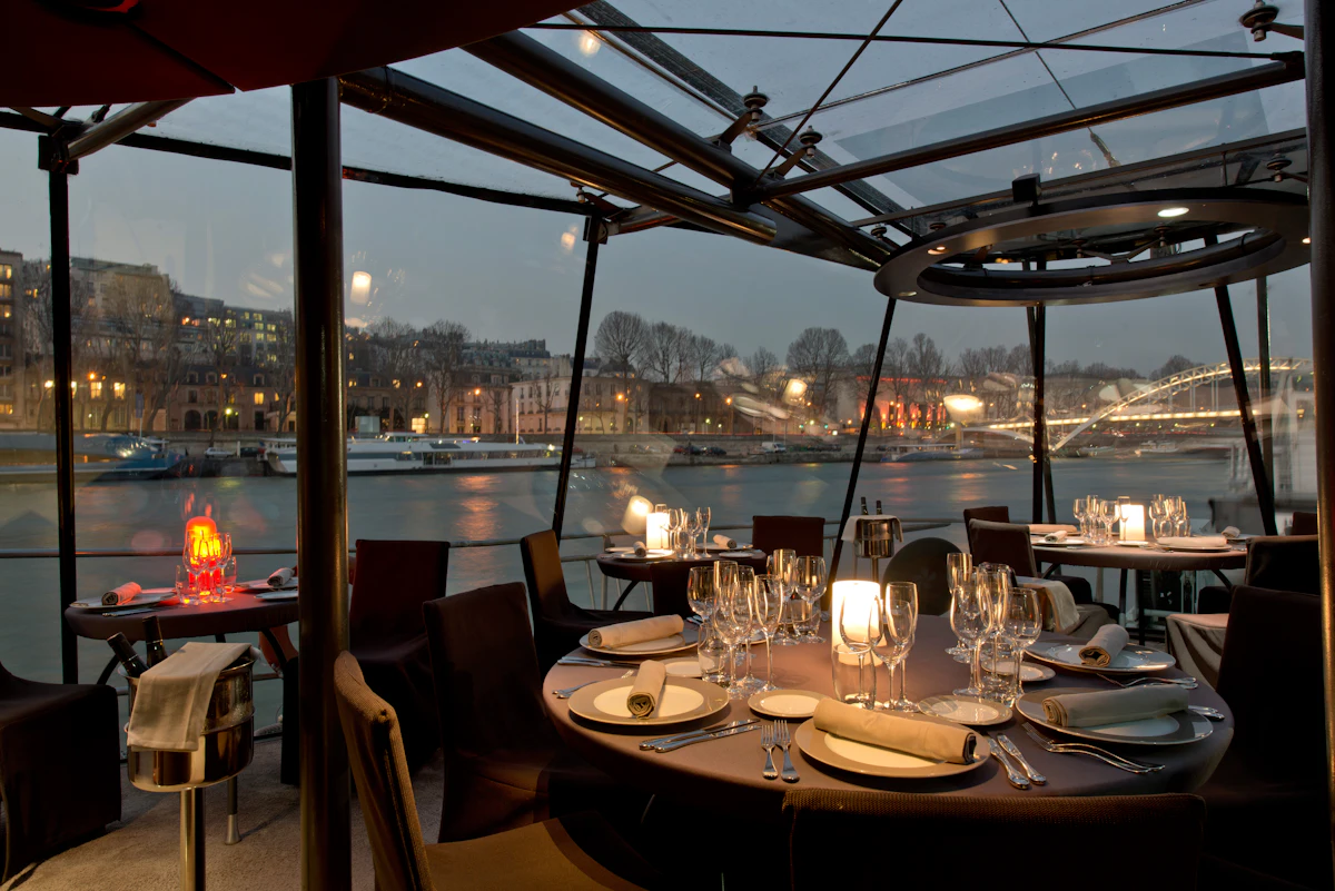 Seine: Dinner Cruise by Bateaux Parisiens — 4