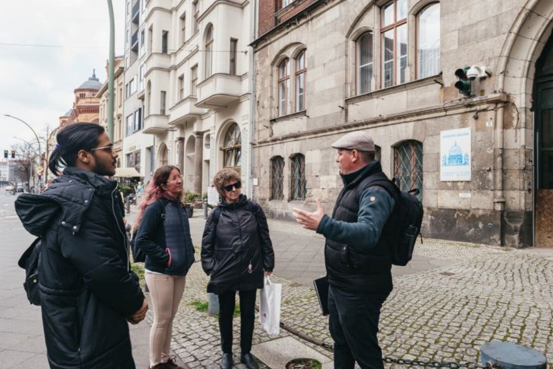 都会の傷跡は今でも残っています。