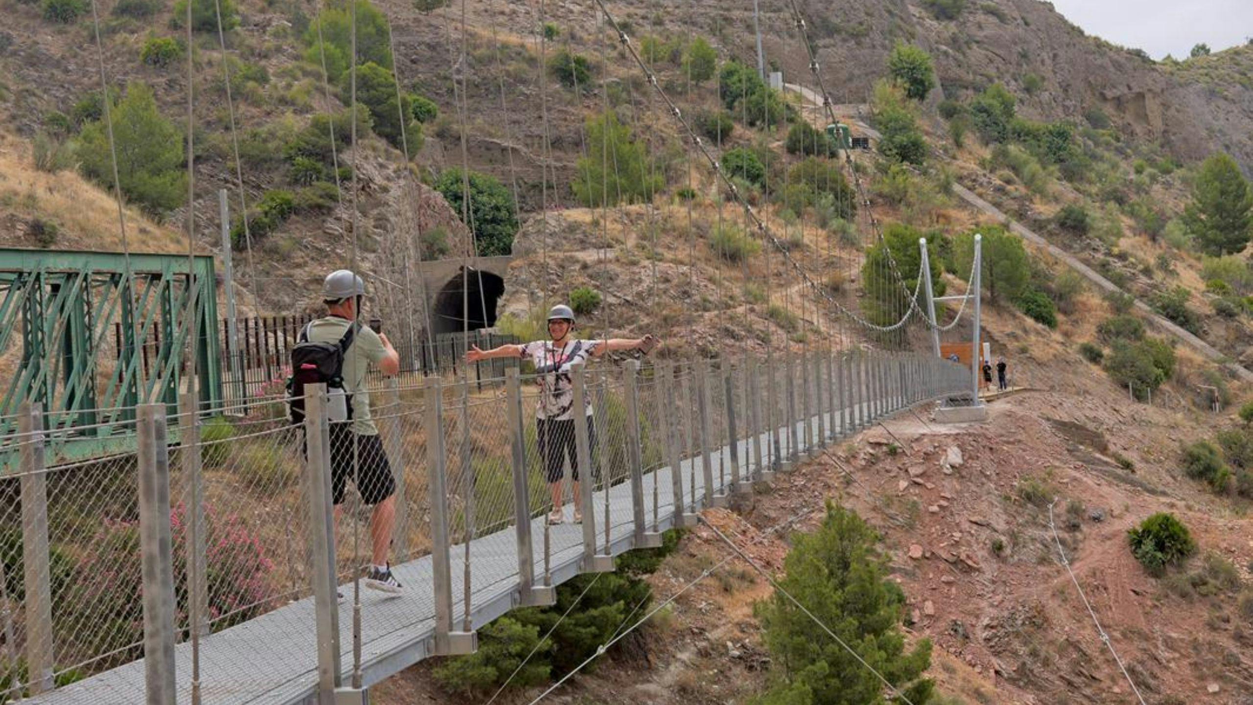 Caminito del Rey: Guided Tour in Italian + One-Way Shuttle Bus from El Chorro - Photo 7