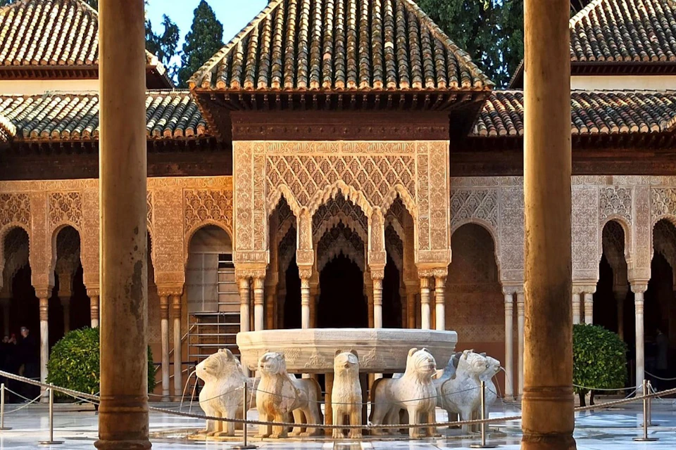 Patio de los Lions Courtyard