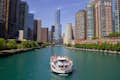 Navegue pelo coração de Chicago na frota de barcos turísticos de classe mundial da Wendella.