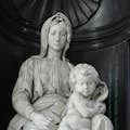 Michelangelo's 'Madonna met kind' in de Onze-Lieve-Vrouwekerk