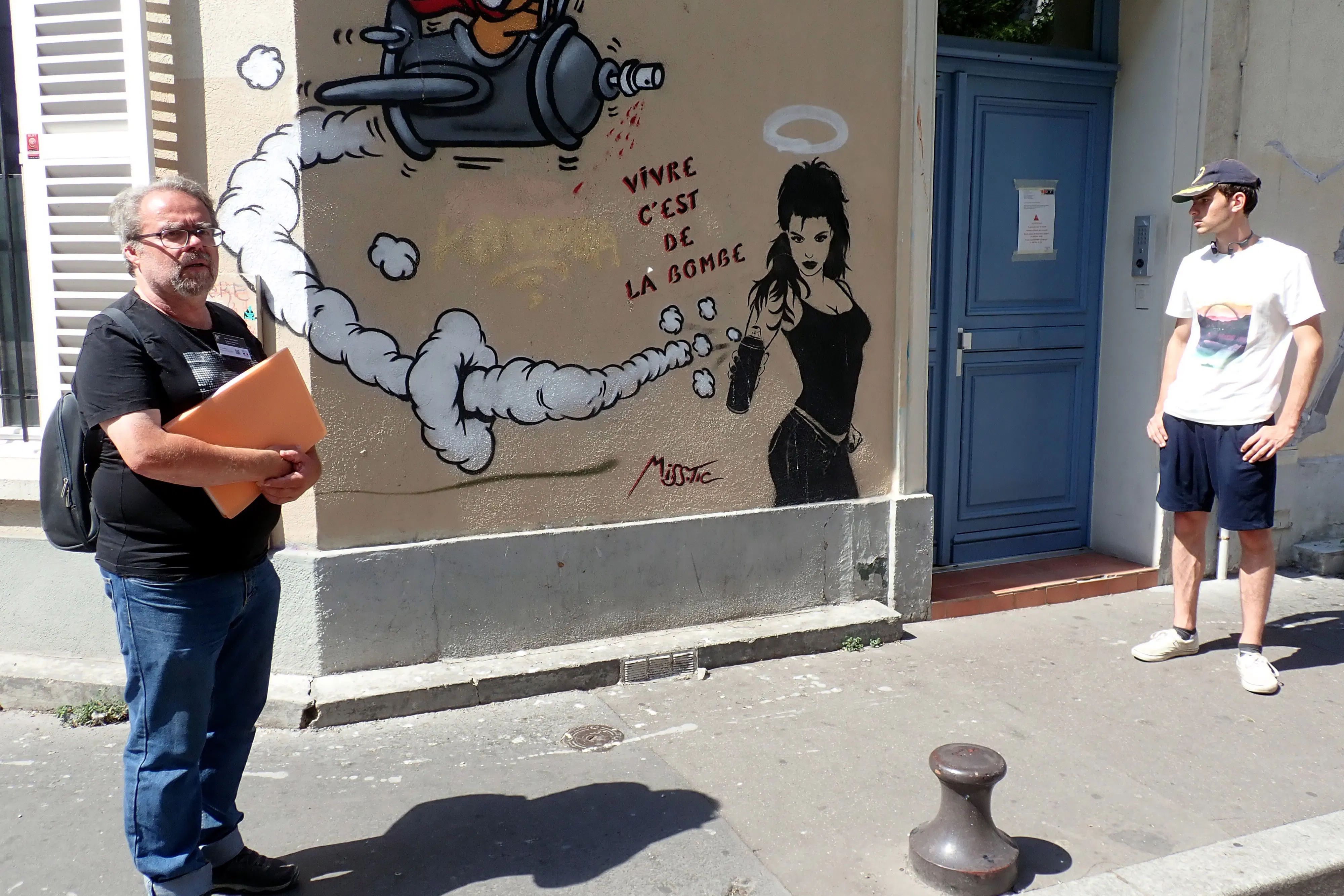 Paris: Street Art Walking Tour by an Urban Art Expert
