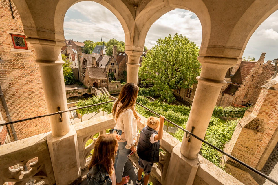 The balcony of the Gruuthuse Museum