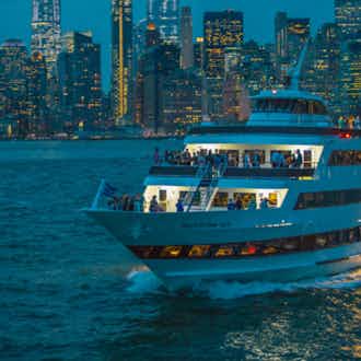 Billets pour Dîner-croisière pour admirer la skyline de New York Billets pour Dîner-croisière pour admirer la skyline de New York