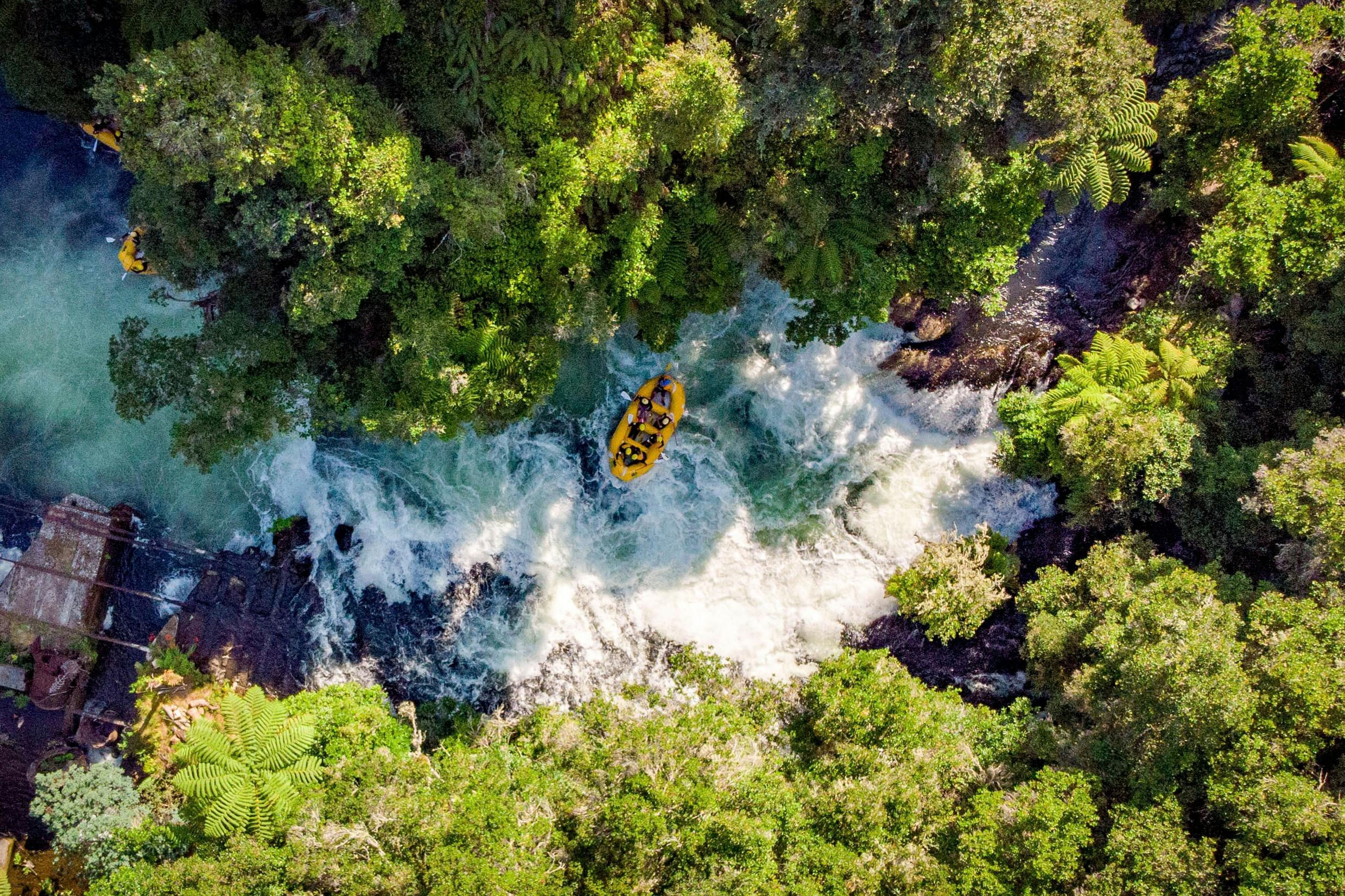 Rafting sobre la central elèctrica i l'aiguamoll - Cascades