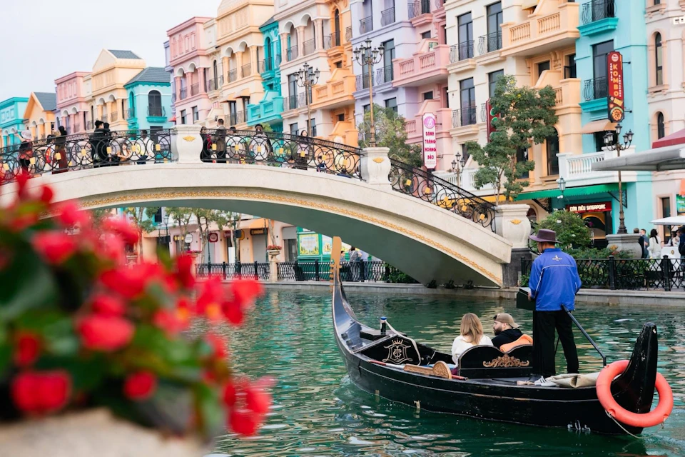 Mega Grand World Hanoi: One-Way Gondola Boat Ride Ticket