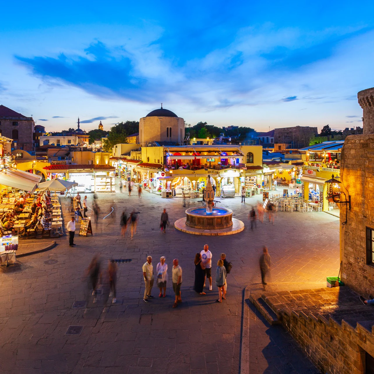 Night in the old town of Rhodes, the main square.