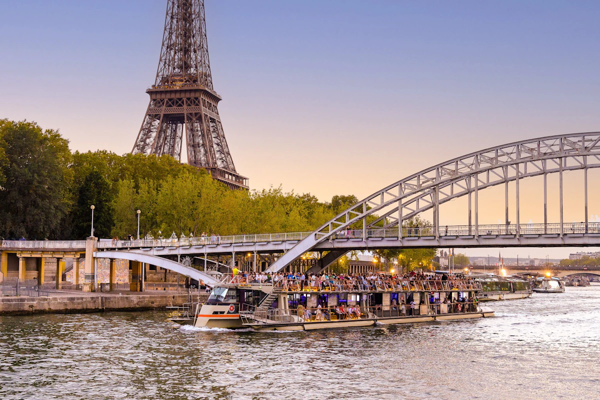 Seine River: Sightseeing Cruise from the Eiffel Tower — 1