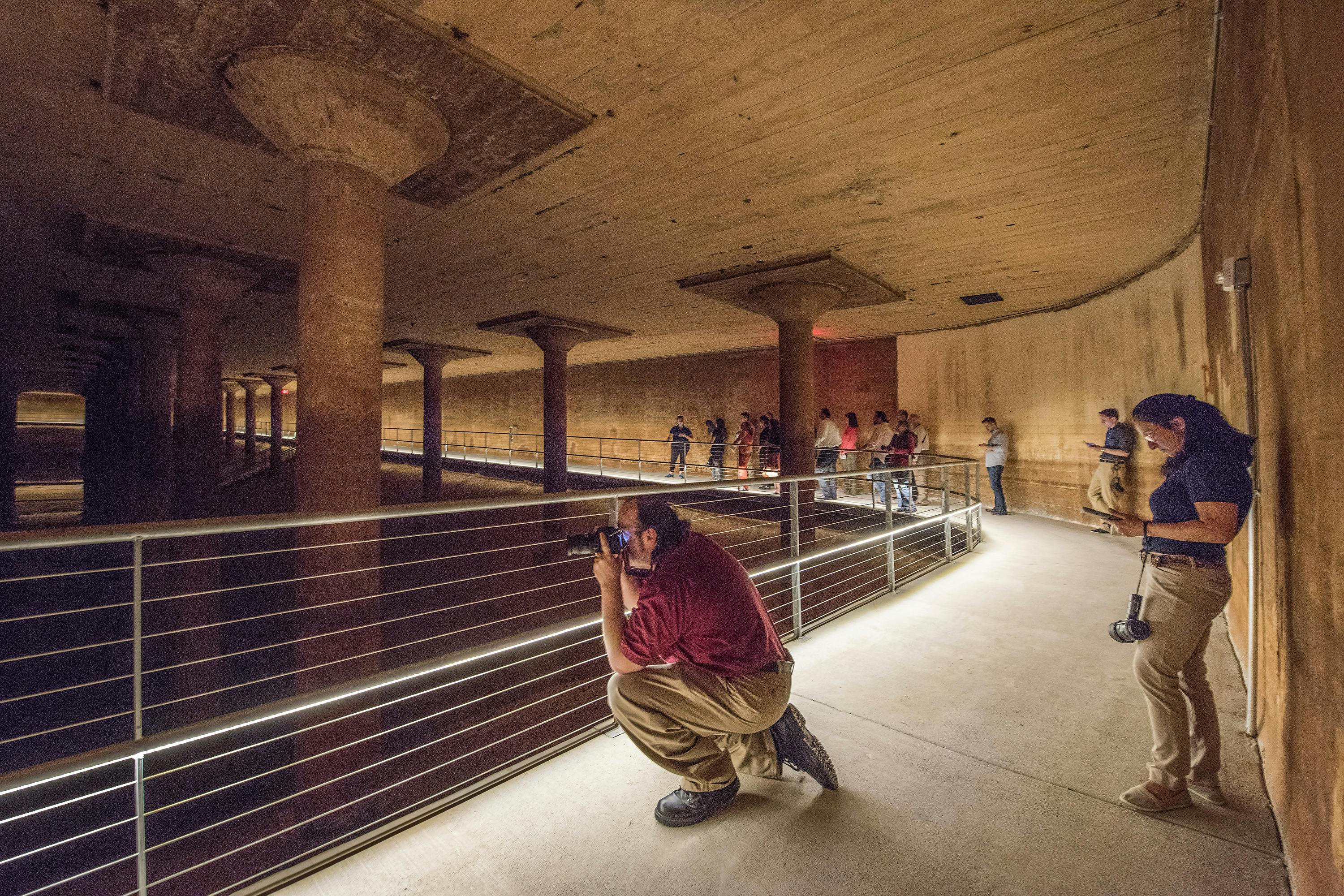 Buffalo Bayou Park: Cistern Experiential Bilingual Tour - Photo 4