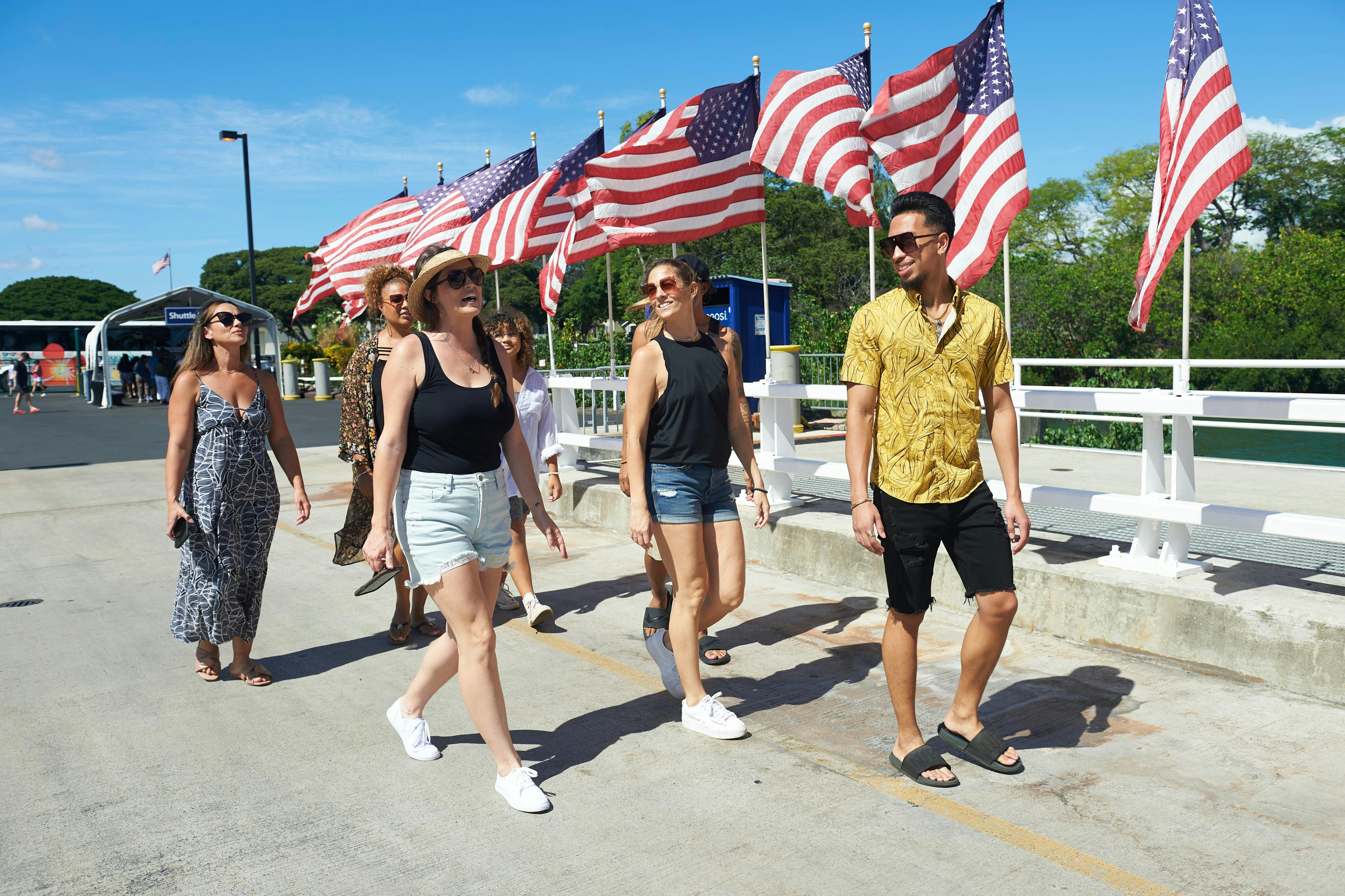 Pearl Harbor: World War II Sites Guided Tour from Waikiki + Buffet Lunch