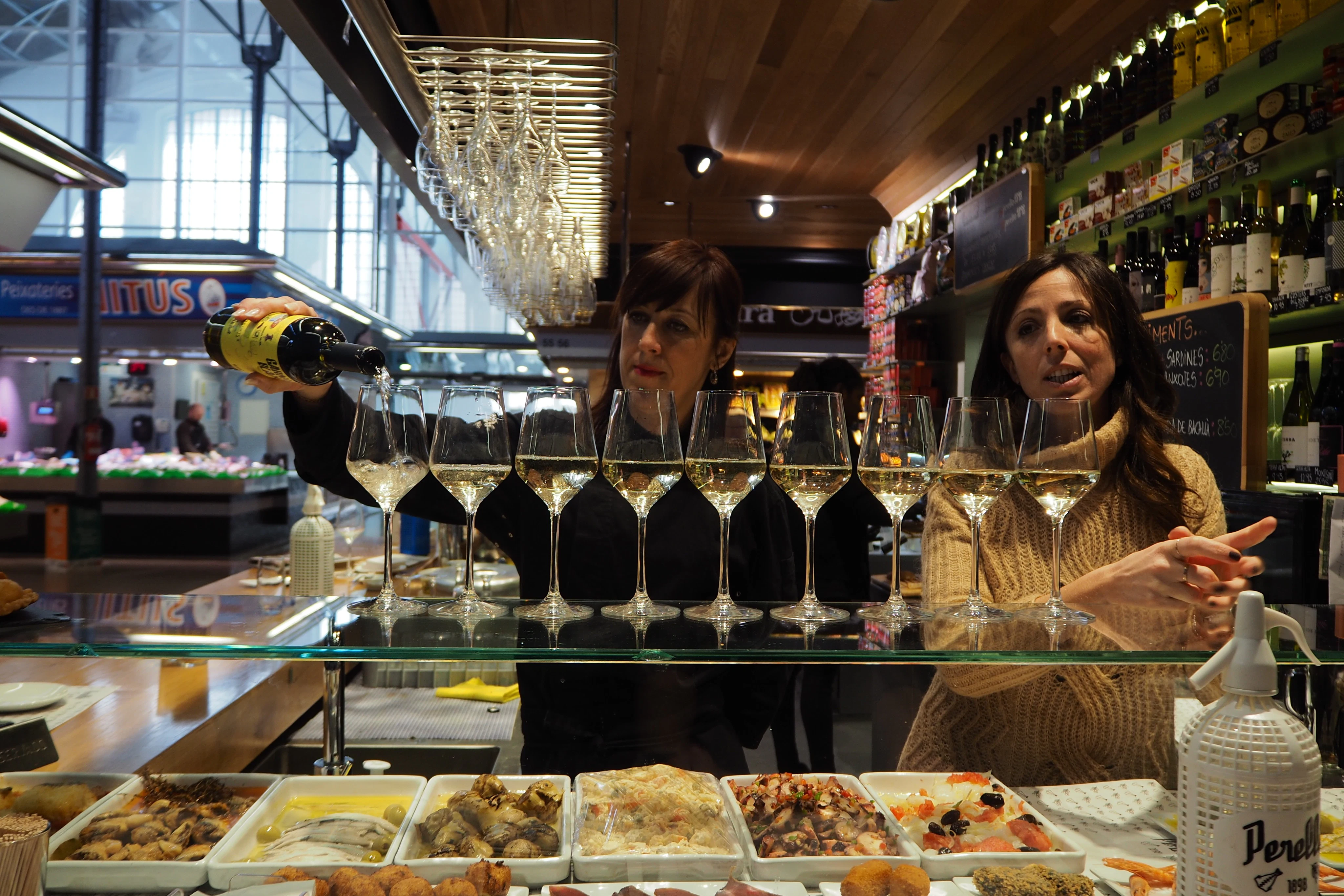 Barcelona: Food Market Lunch Tour with Wine Pairing