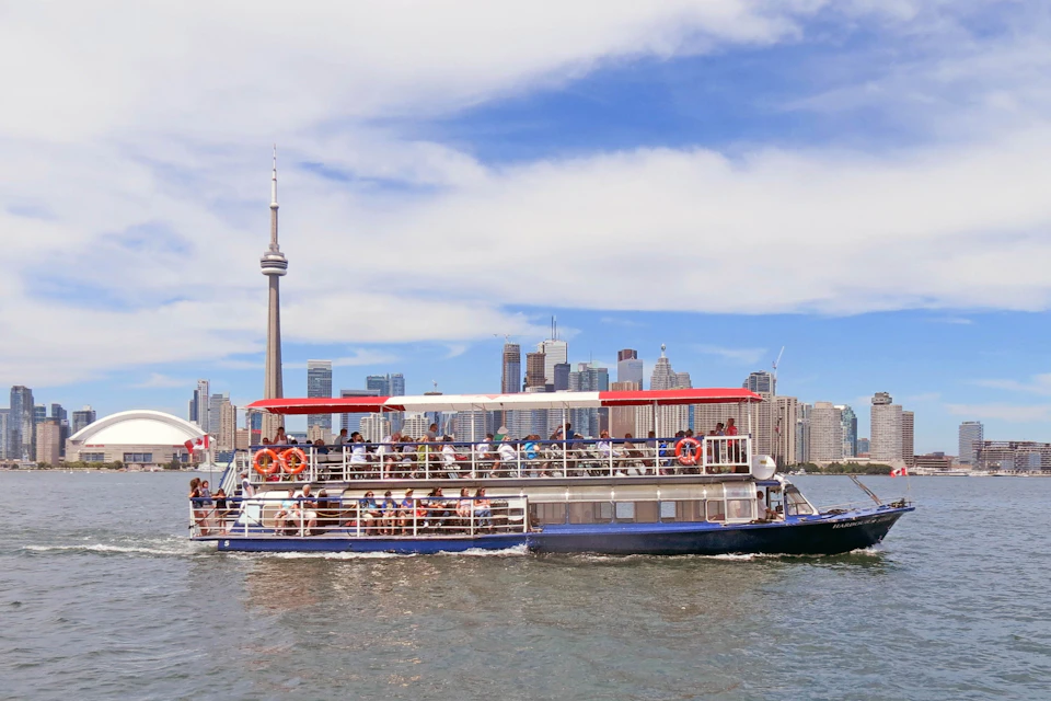 Cruising through the harbour
