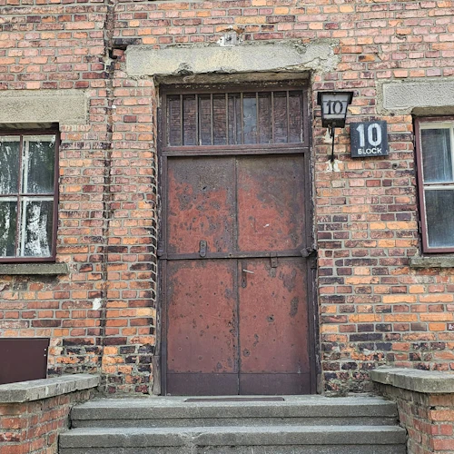 Auschwitz-Birkenau: Tour guiado + Transporte - Photo 12