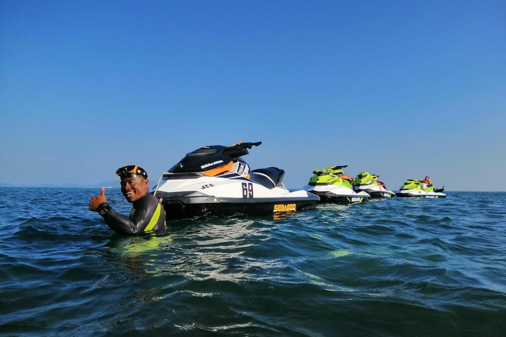 Απολαύστε ξεναγήσεις που αναδεικνύουν τα μοναδικά χαρακτηριστικά κάθε νησιού που επισκέπτεστε.