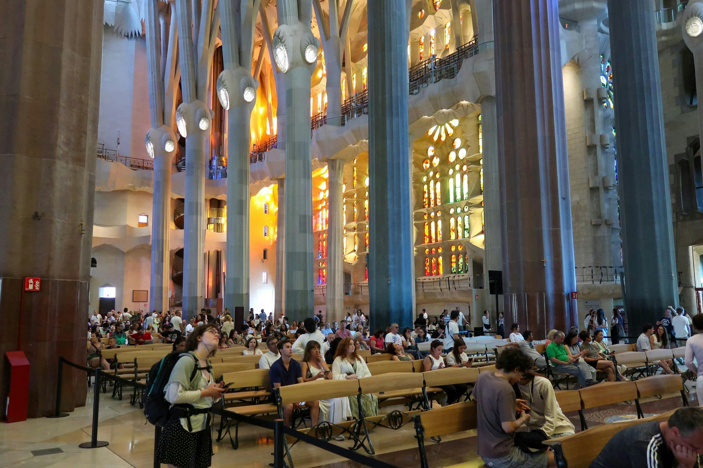 Sagrada Familia: Skip The Line Ticket + Führung auf Chinesisch — 2