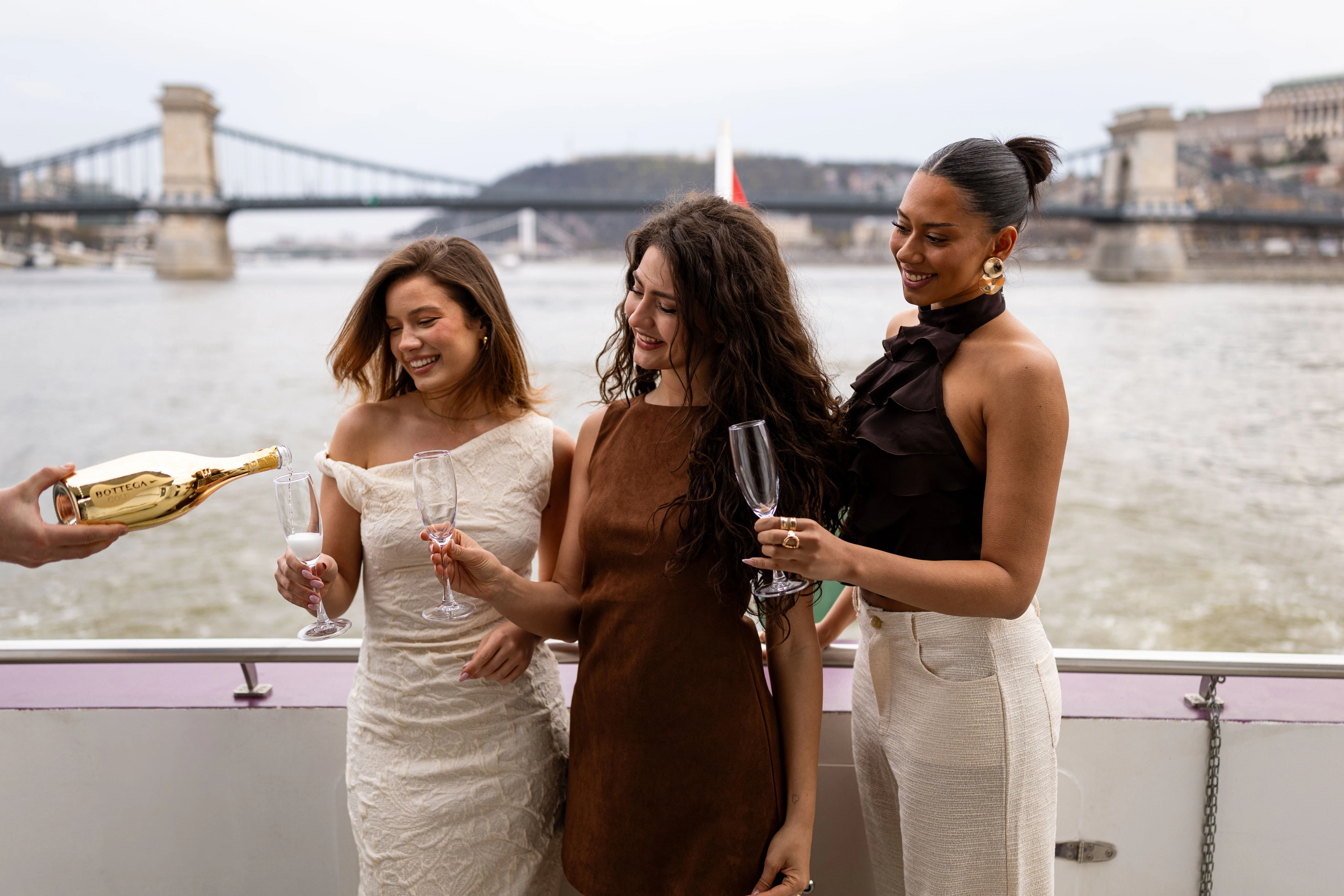 Budapeste: Passeio de barco com bebidas