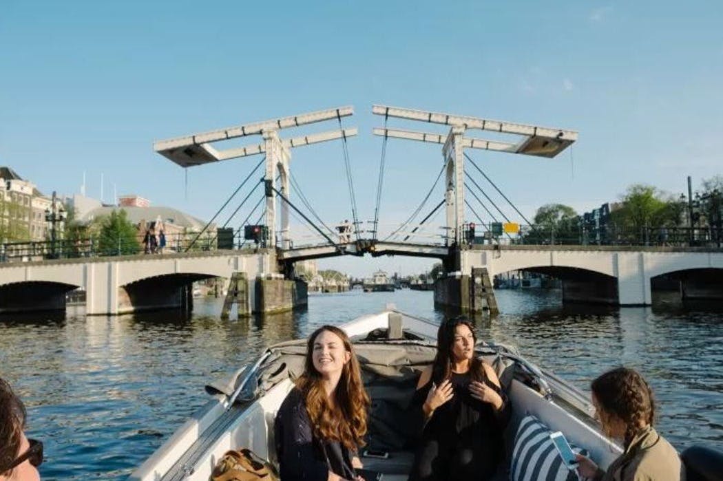 Amsterdam: Fine Dining Small Boat Cruise 4