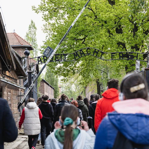 Auschwitz-Birkenau: tour guiado + transporte - Photo 2
