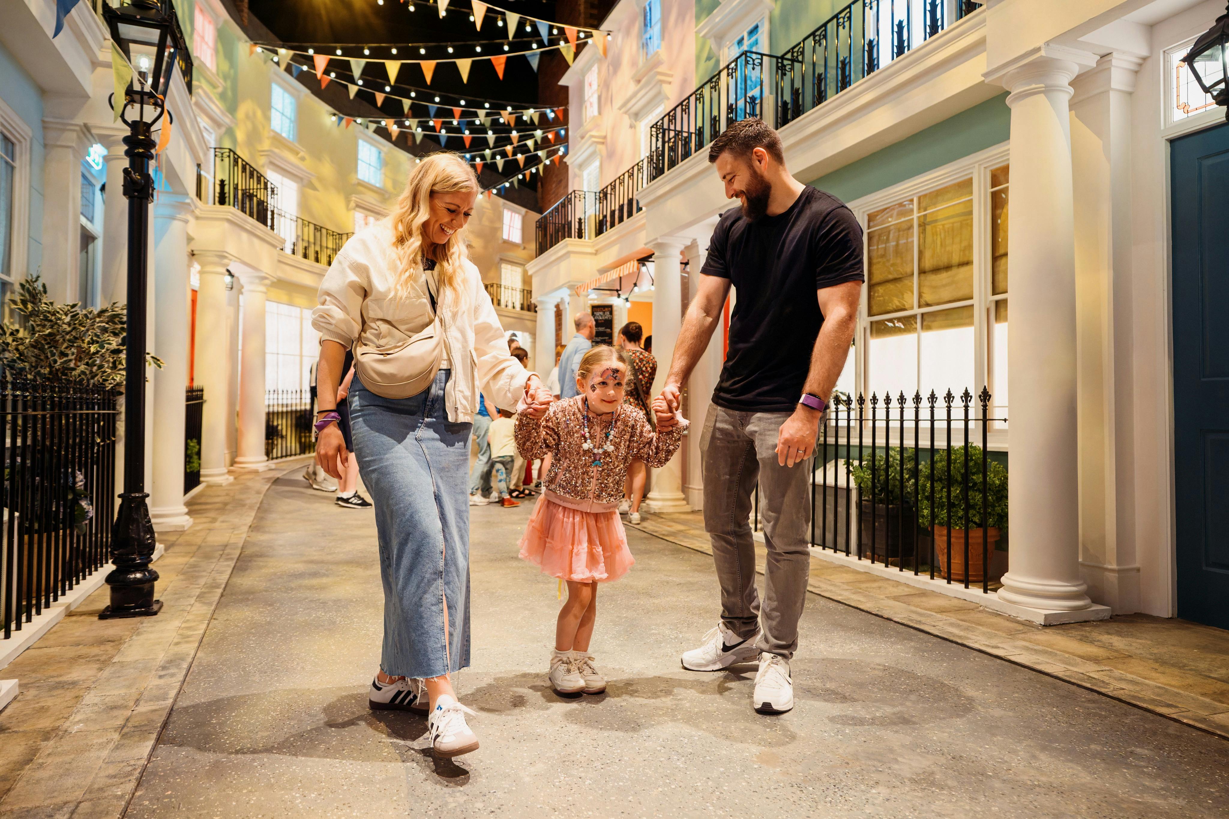 与家人一起欣赏温莎花园