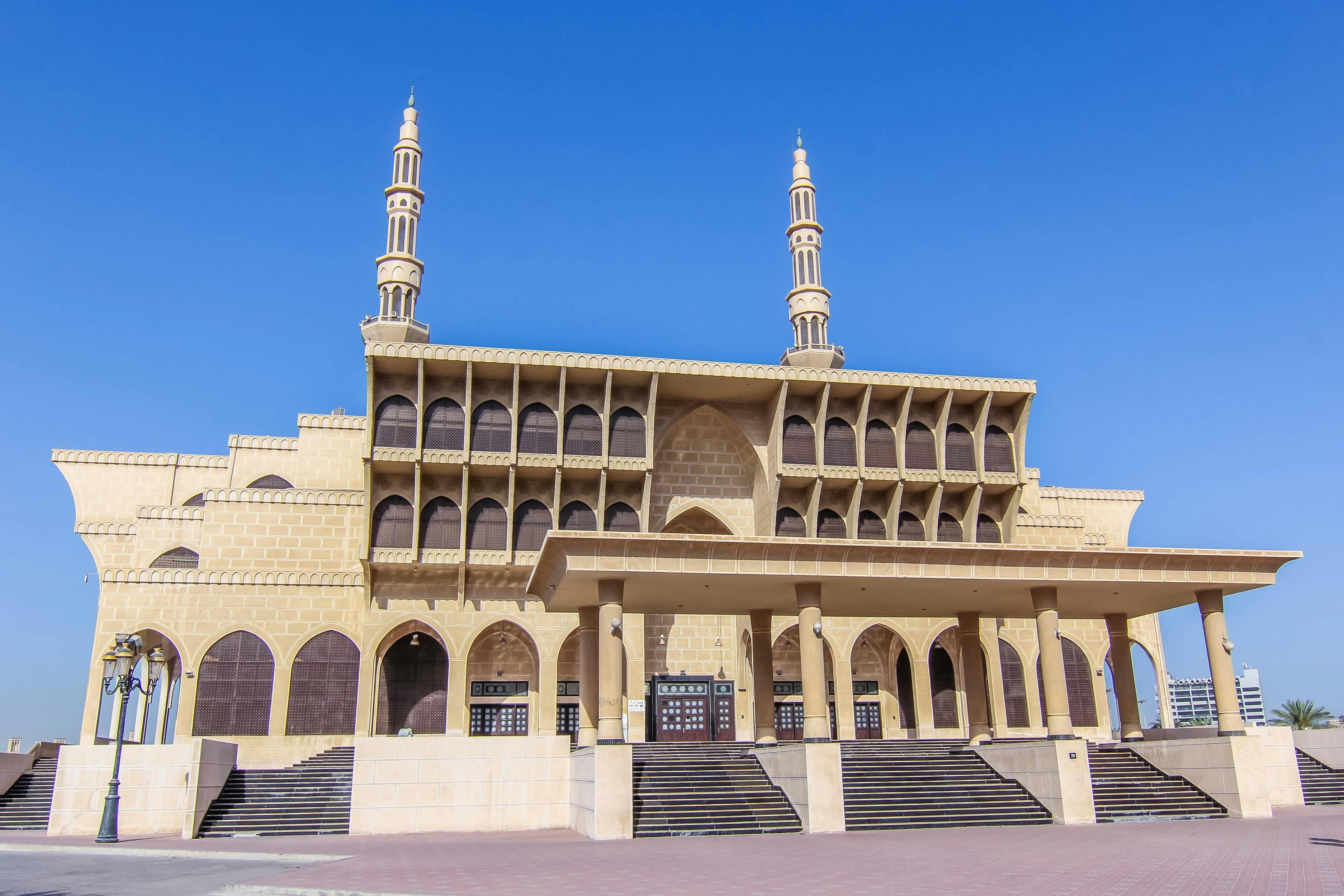 Orient Tours Dubai - Sharjah City Sightseeing Tour - The Pearl of the Gulf