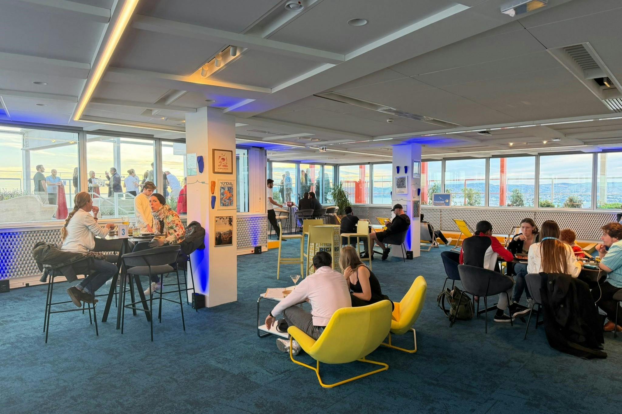 Sky Centre Marsiglia: Accesso al 30° piano — 4