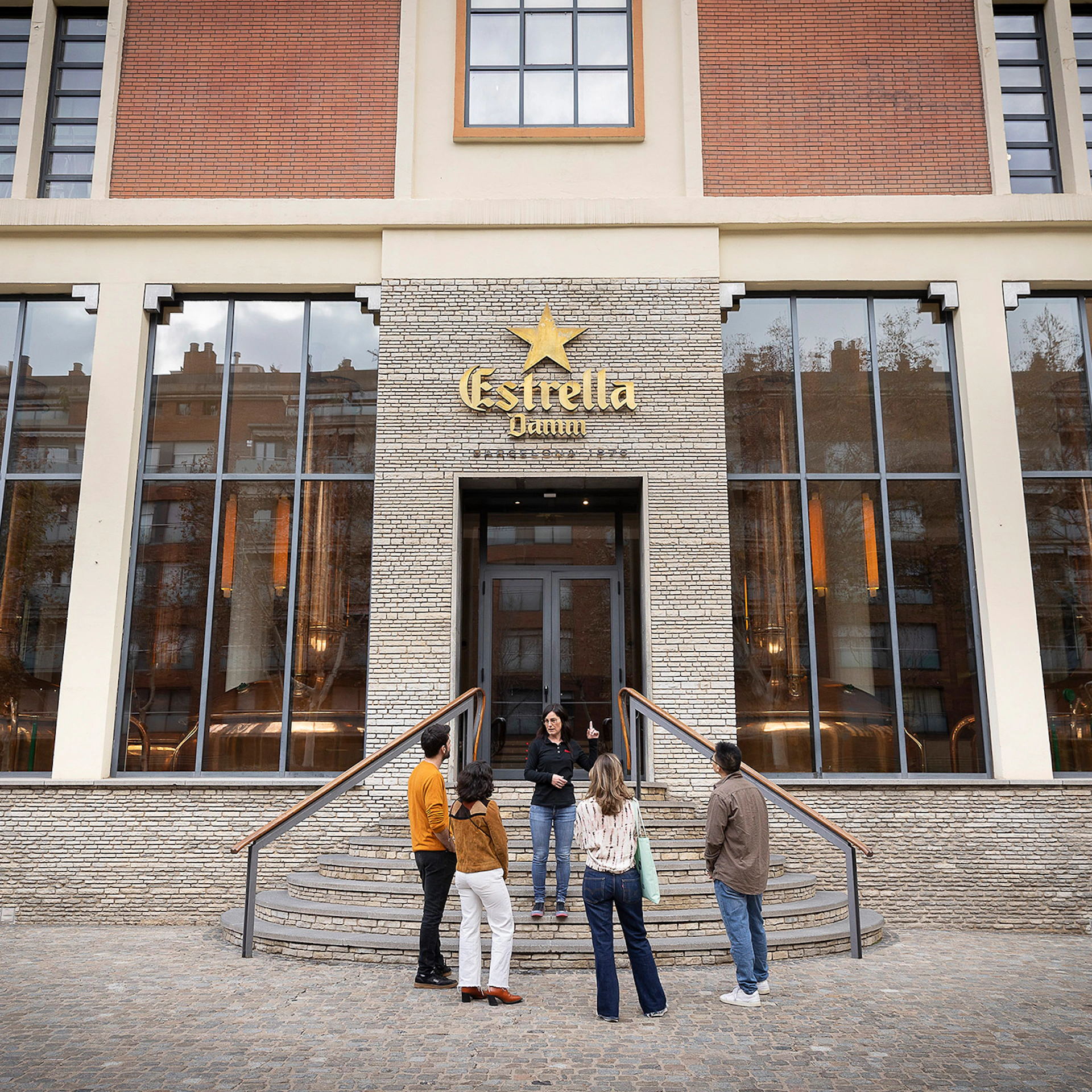 Visita guiada a la cerveseria Old Estrella Damm + Tast de cervesa