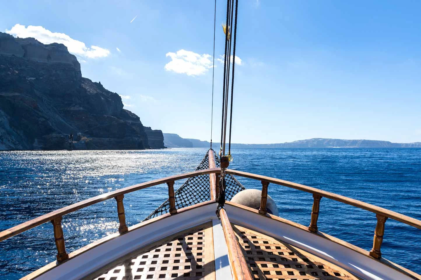 Santorini: Guided Volcano and Hot Springs Boat Tour