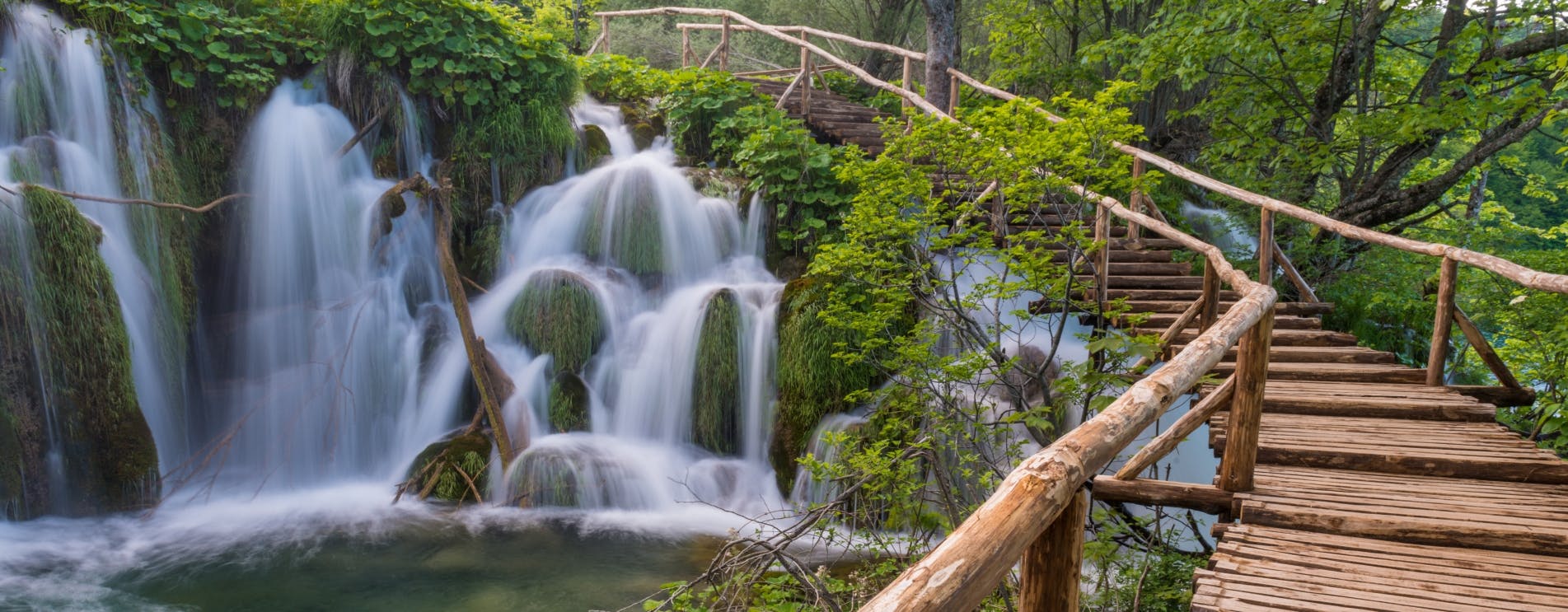 Plitvice Lakes: Day Tour from Zagreb