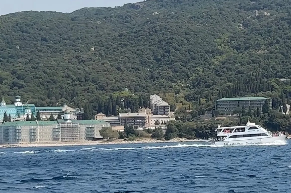 Mount Athos: Monasteries Cruise from Ouranoupolis