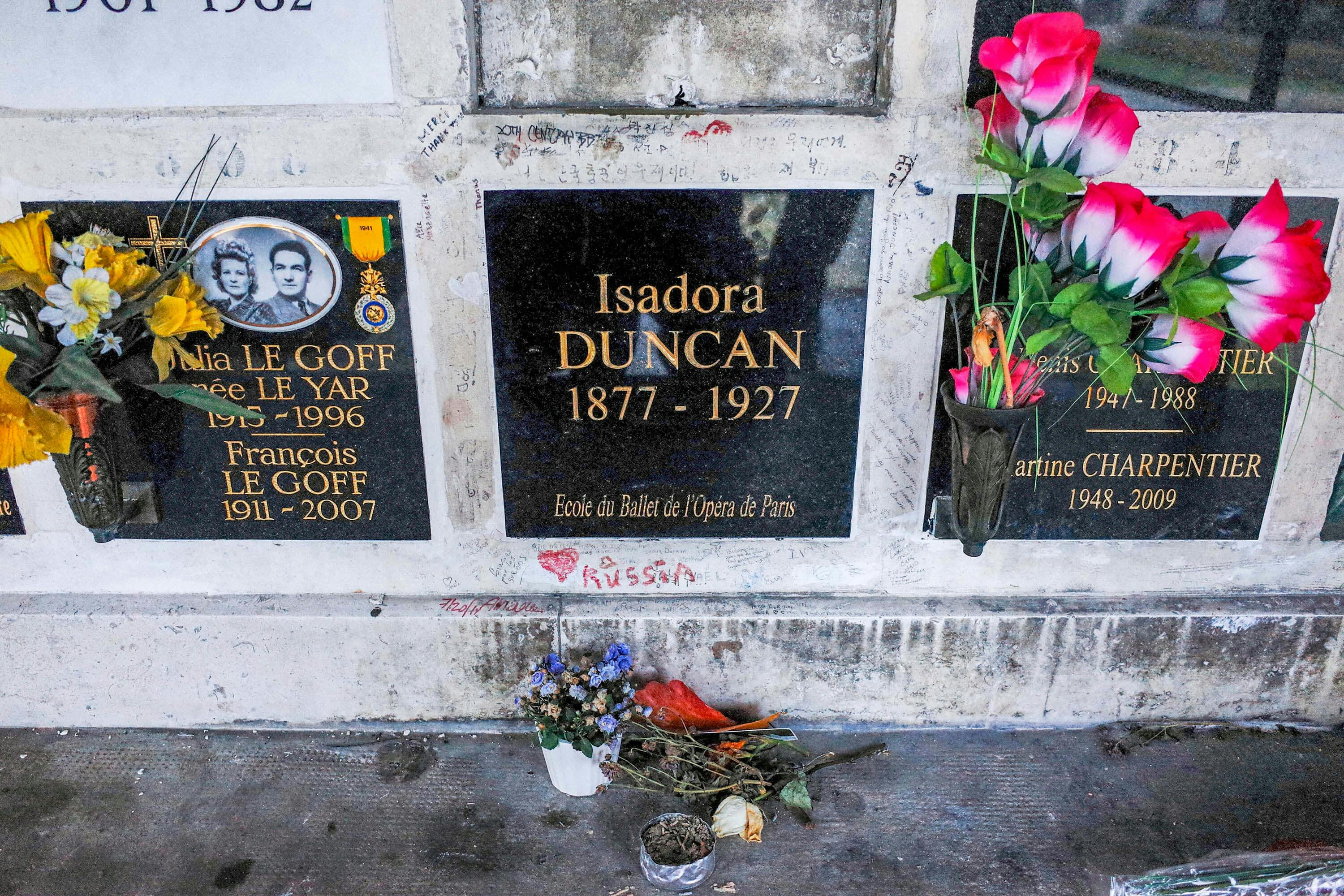 Famous people graves