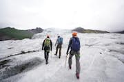 Πεζοπορία σε παγετώνα στο Falljökull