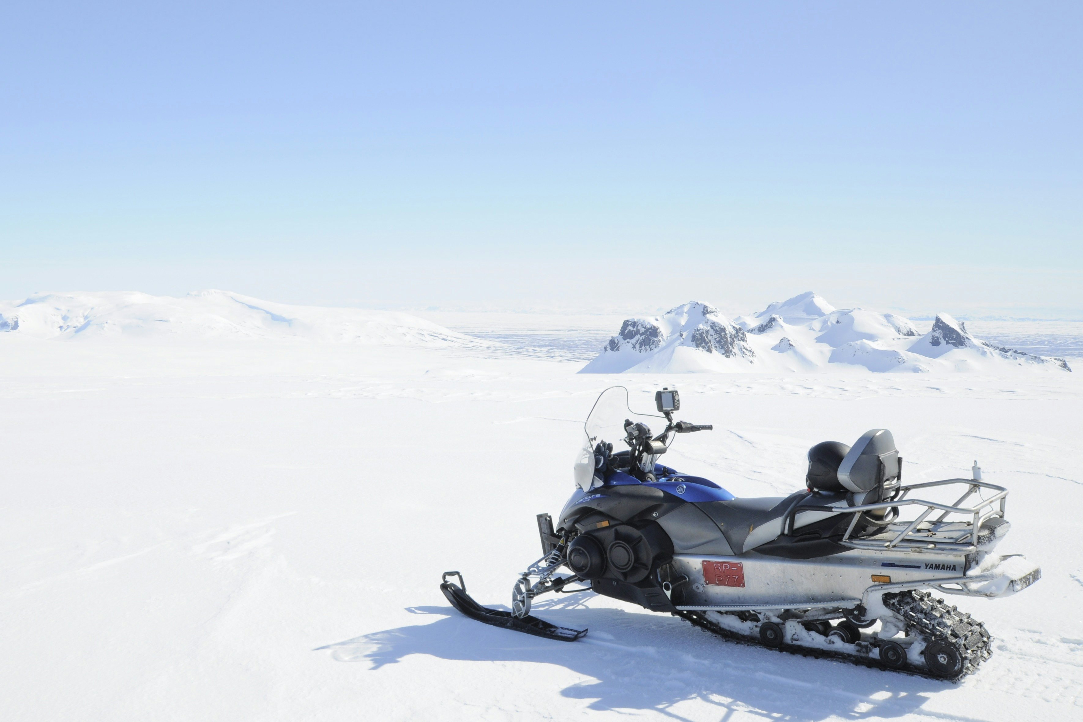 Motorschlitten auf dem Gletscher Langjökull
